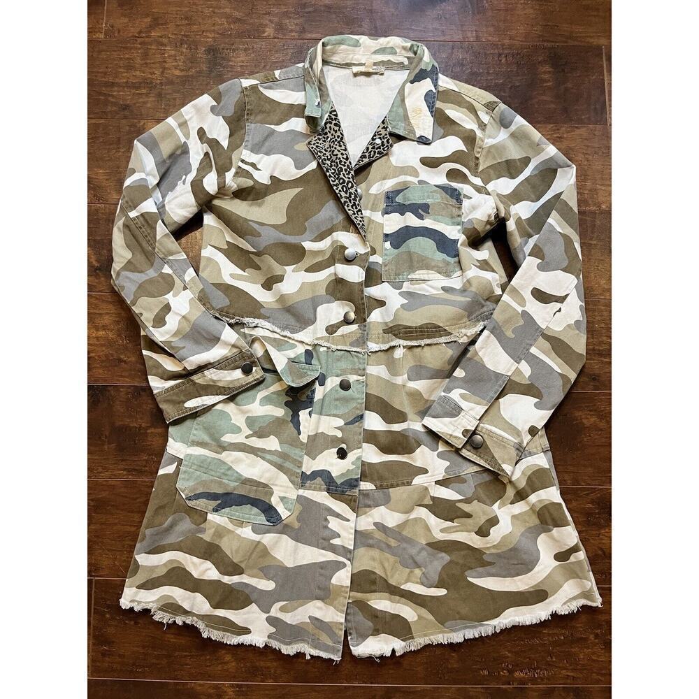Mystree Camo Stretch Button Down Raw Hem Boho Casual Shirt Jacket Size Small